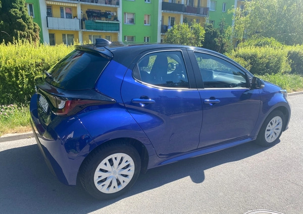 Toyota Yaris cena 59000 przebieg: 37600, rok produkcji 2020 z Bielawa małe 106